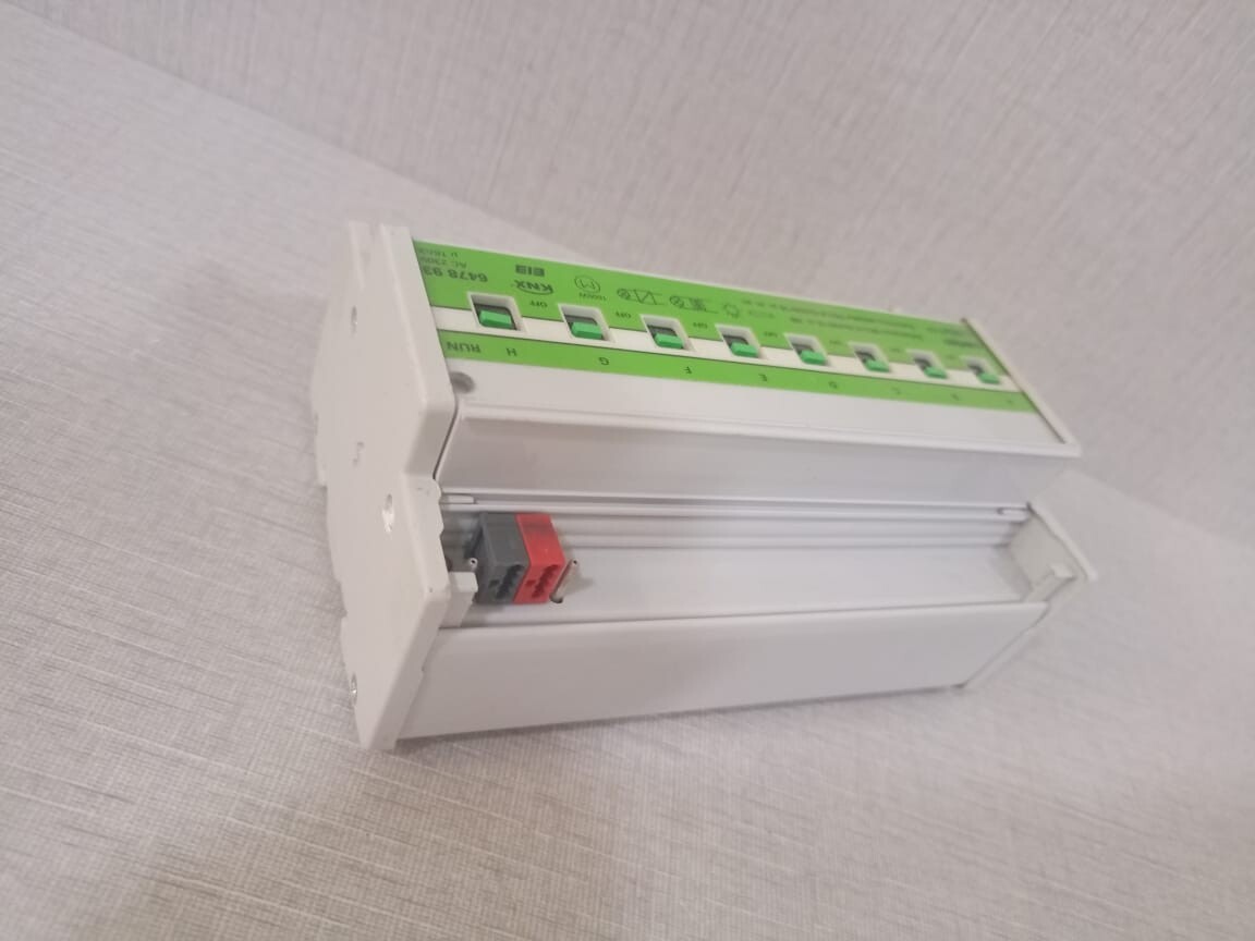 Merten 6478-93 MERTEN 6478 93 Switching Actuator 647893 6