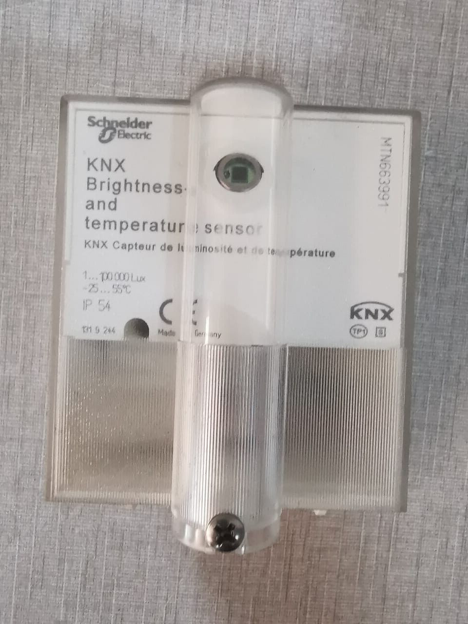 Schneider Electric MTN663991 Schneider Electric MTN663991 KNX Brightness and Temperature Sensor 3