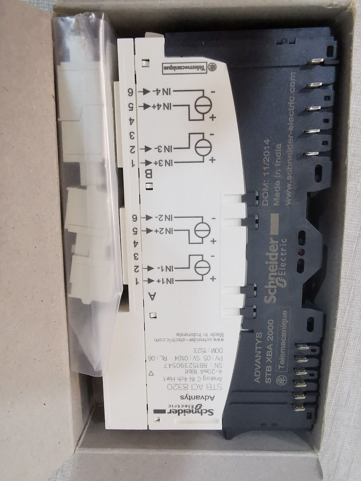 Schneider Electric STBACI8320K Schneider Electric STBACI8320K Standard Analog 4