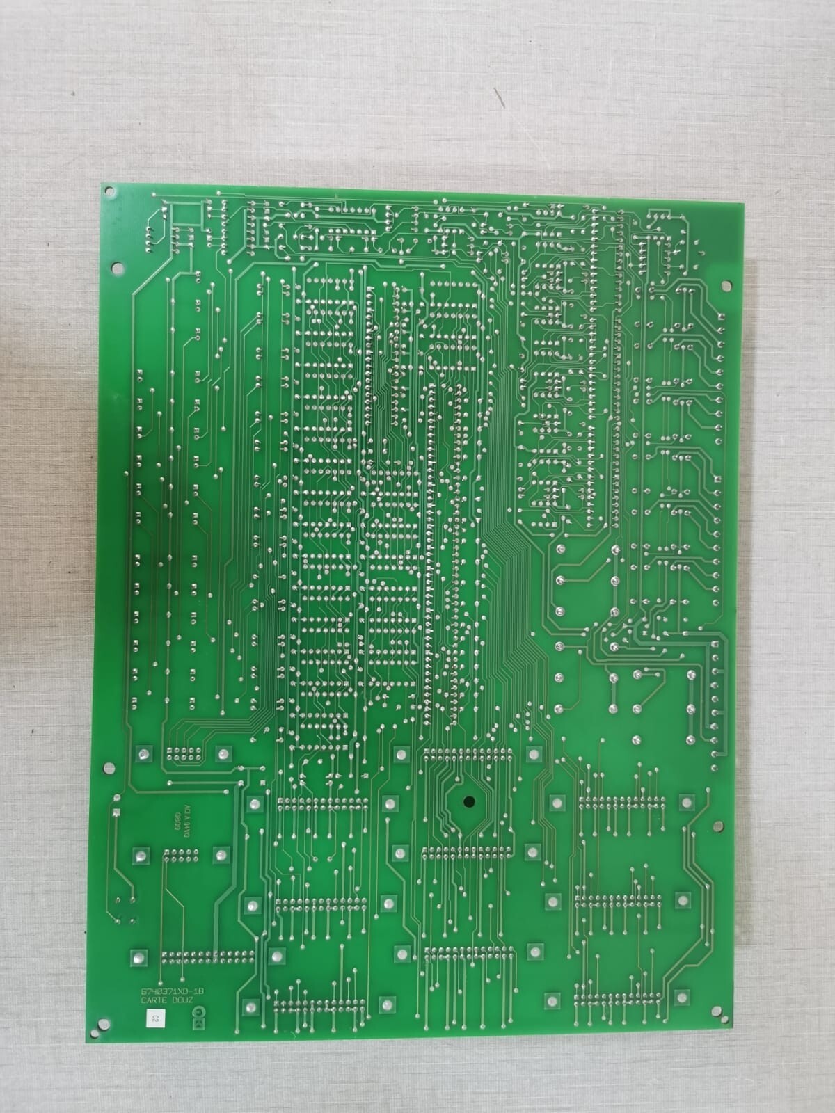 CARTE DOUZ 6740371XD-1B CARTE DOUZ 6740371XD-1B / 6740372 CIRCUIT BOARD 2