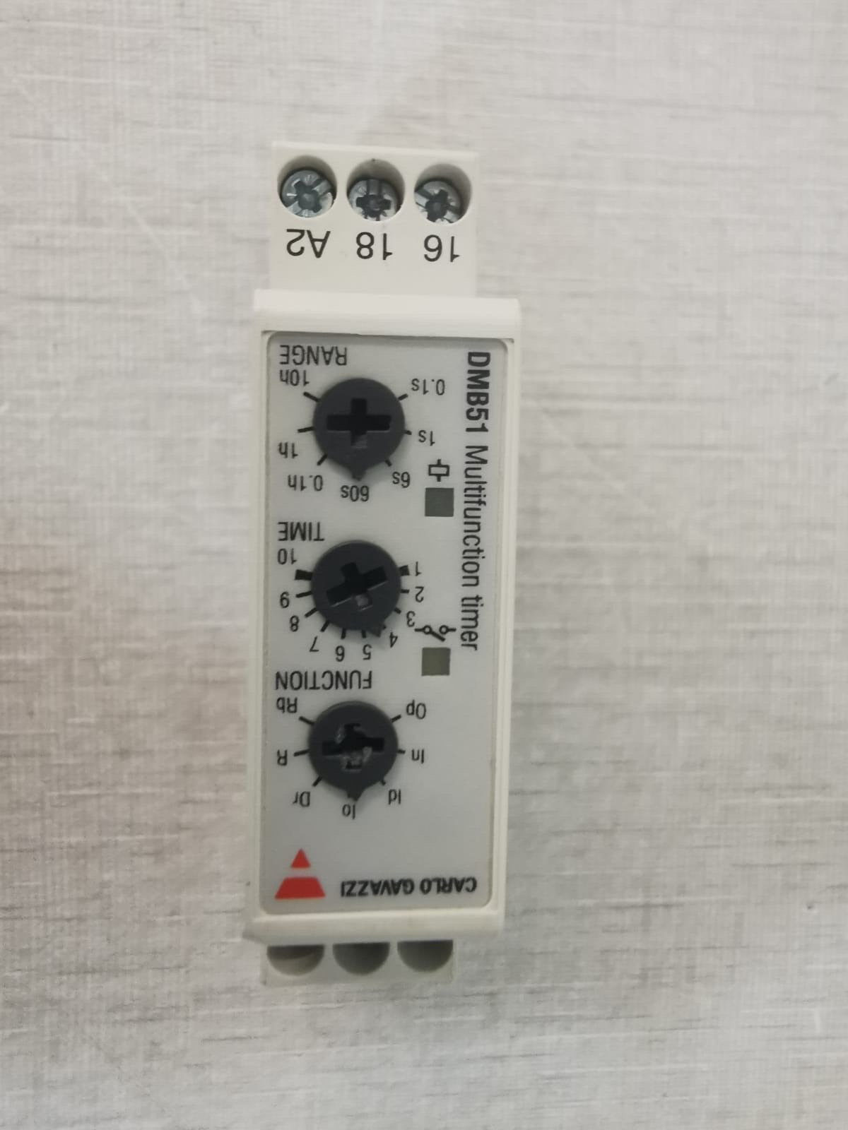 CARLO GAVAZZI DMB51CW24 Multifunctional Time Relay