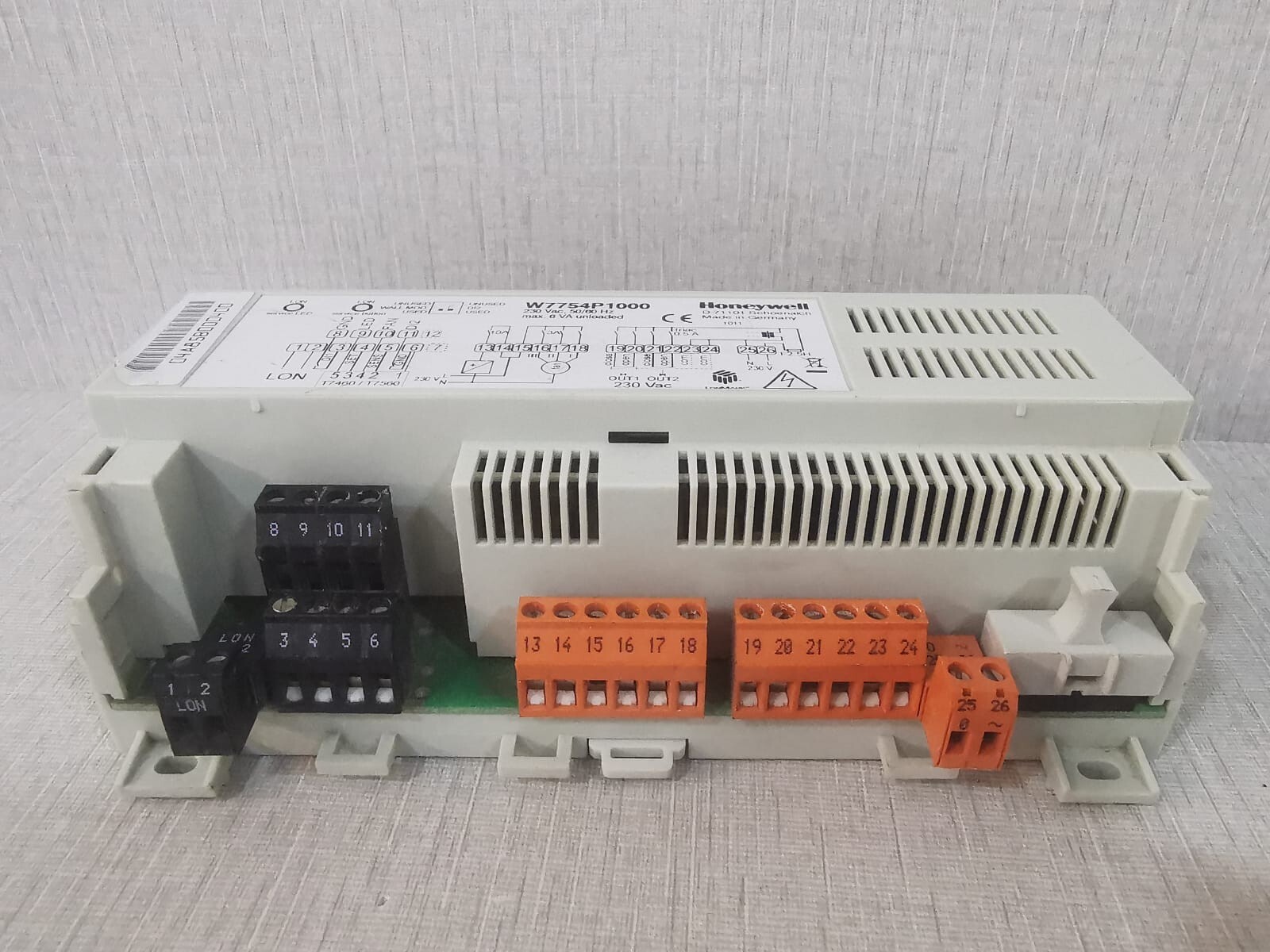 Honeywell W7754P1000 Honeywell W7754P1000 Compact Controller 2