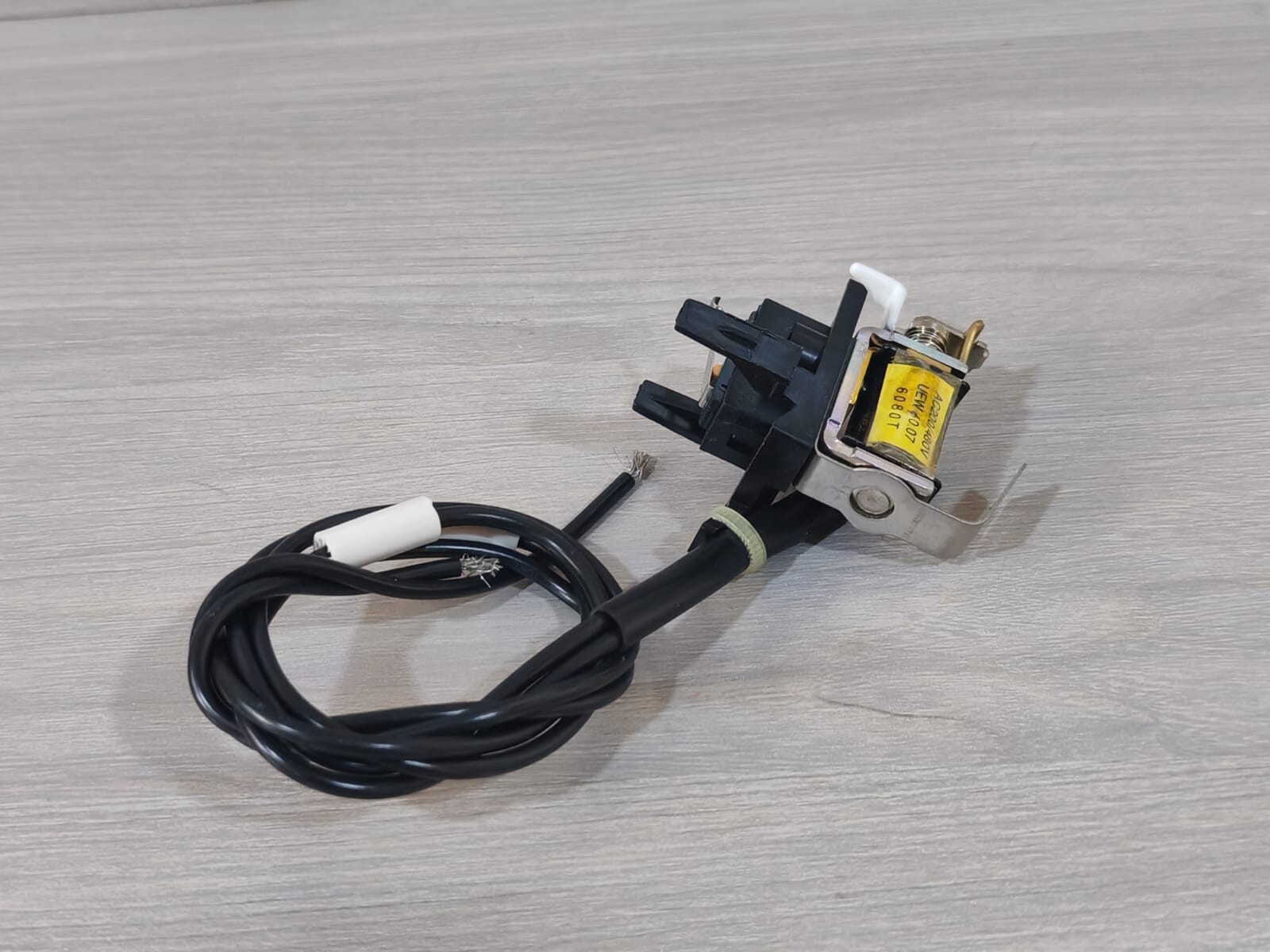 Unbranded ZPM-ST-SHT250-200-480VAC Shunt AC200-480V Voltage Trip ZPM-ST-SHT250-200-480VAC 6