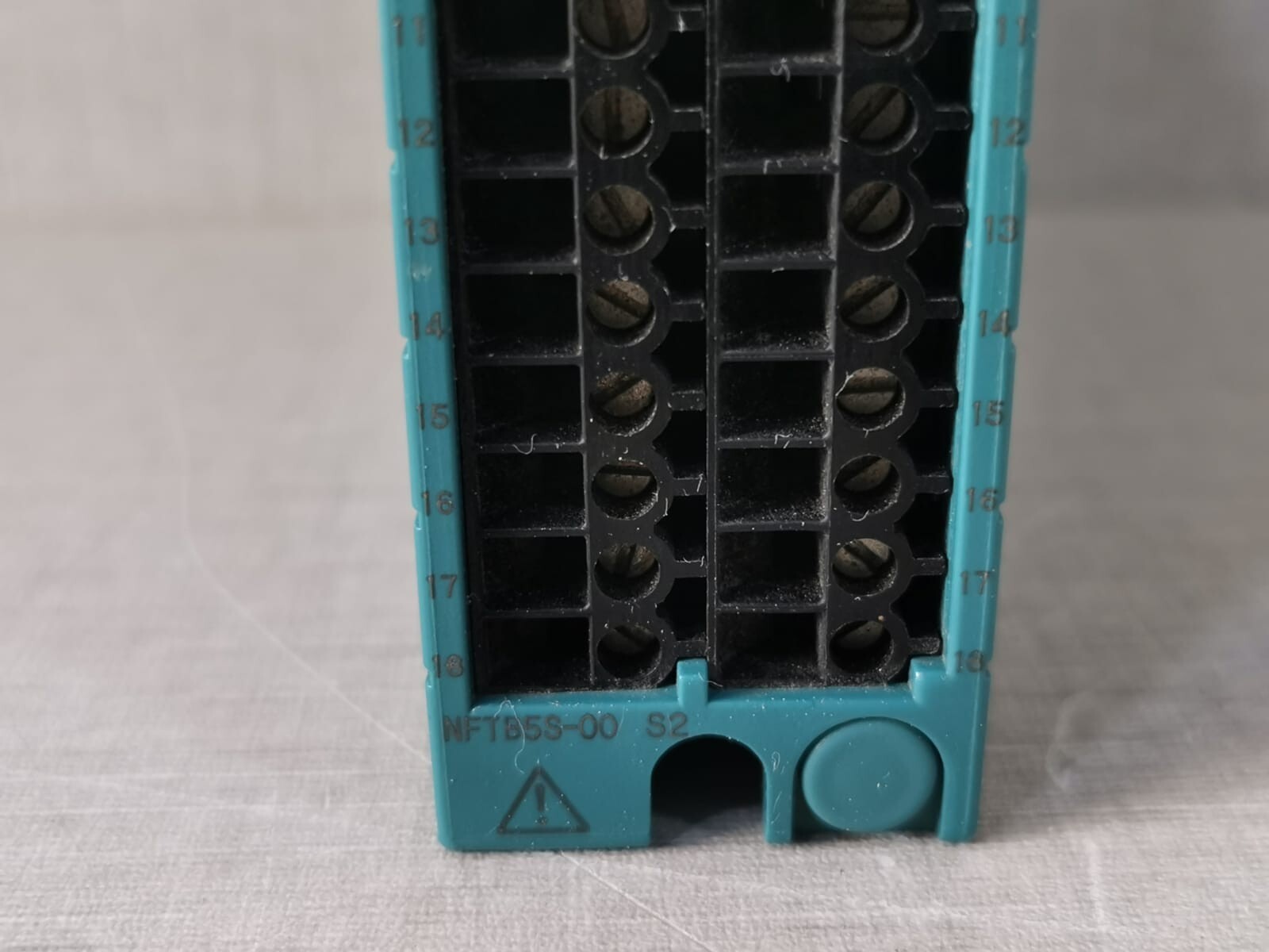 YOKOGAWA NFDV151-P10 S2 YOKOGAWA NFDV151 DIGITAL INPUT MODULE NFDV151-P10 S2 W/ NFTB5S-00 S2 CONNECTOR 3