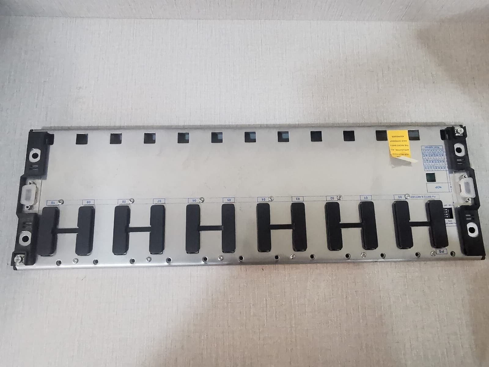 Schneider Electric TSXRKY12EX Schneider Electric TSXRKY12EX 12 SLOT EXTENSION RACK 4