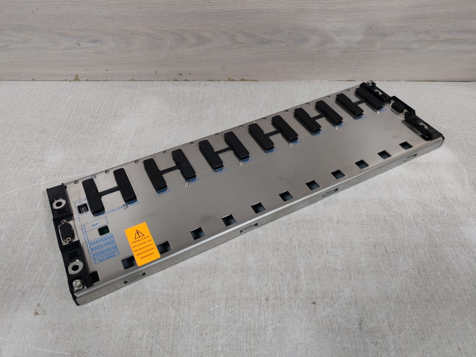 Schneider Electric TSXRKY12EX SCHNEIDER ELECTRIC TSXRKY12EX 12 SLOT EXTENSION RACK 4
