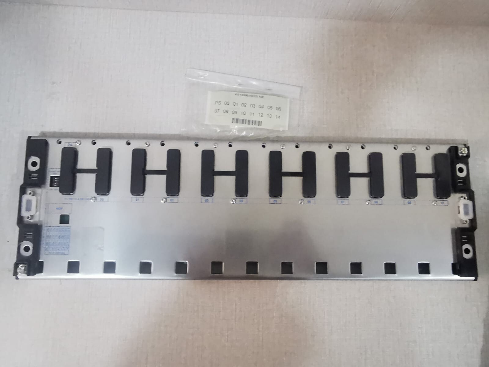Schneider Electric TSXRKY12EX SCHNEIDER ELECTRIC TSXRKY12EX 12 SLOT EXTENSION RACK 7