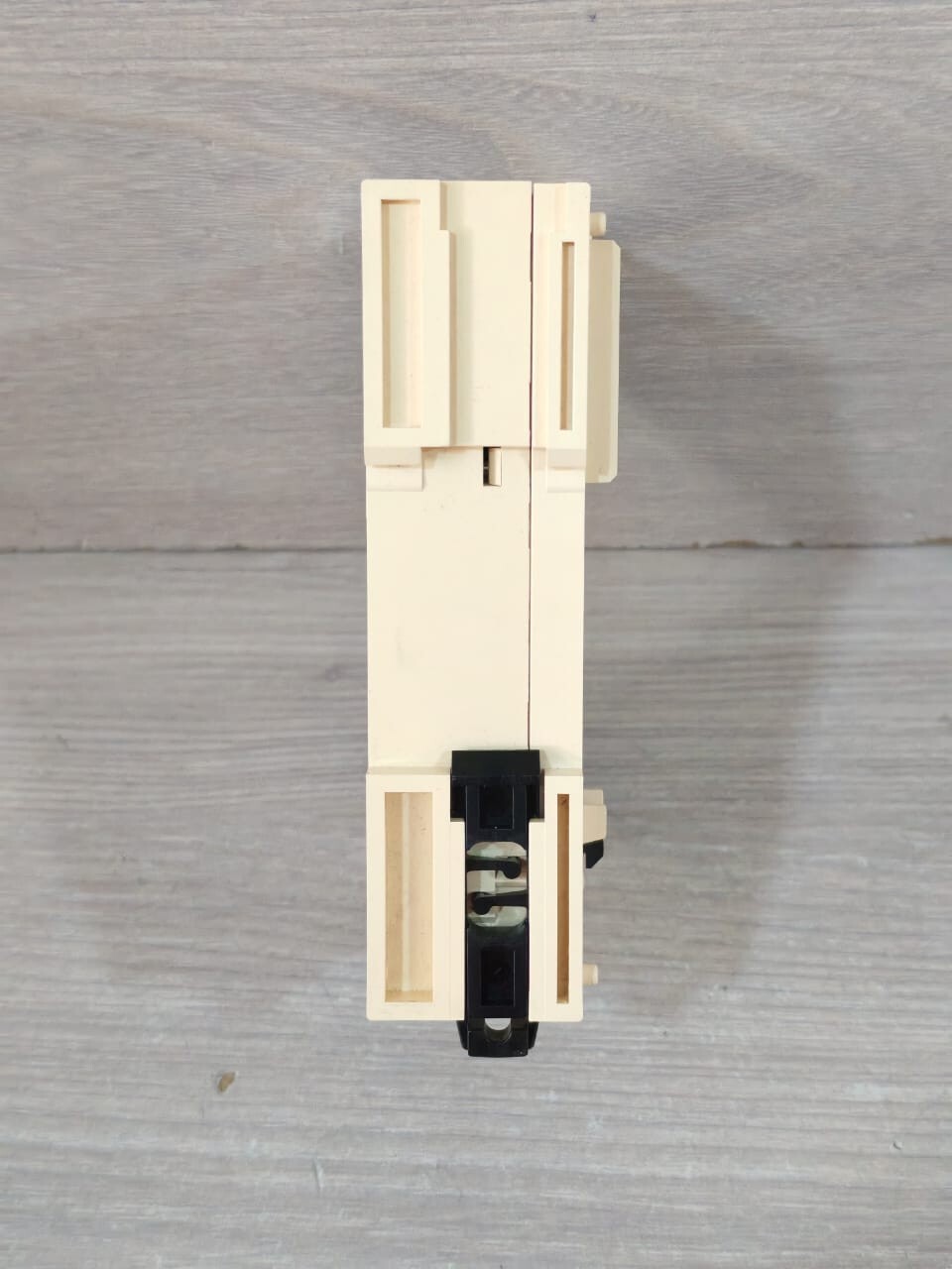 Schneider Electric TWDDDO8UT Schneider Electric TWIDO TWDDDO8UT EXPANSION MODULE 8 OUT TR SNK 10