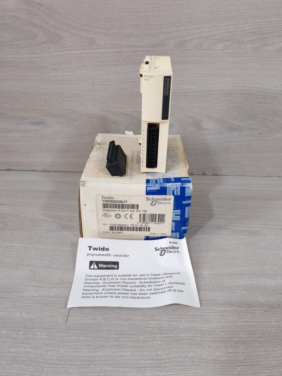 Schneider Electric TWIDO TWDDDO8UT EXPANSION MODULE 8 OUT TR SNK