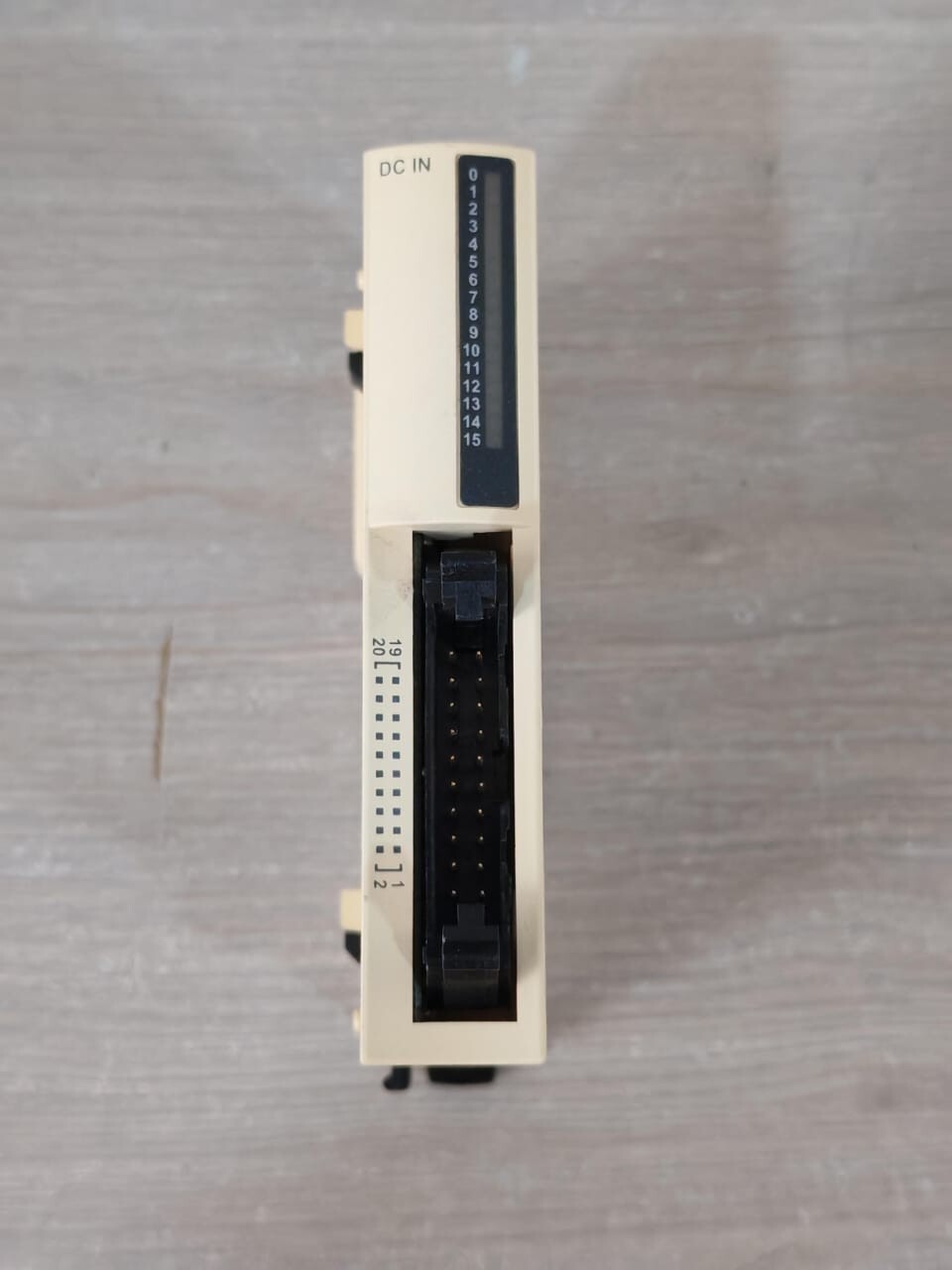 Schneider Electric TWDDDI16DK Schneider Electric TWIDO TWDDDI16DK EXPANSION MODULE 16 IN D 2