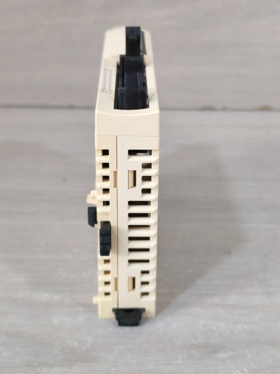 Schneider Electric TWDDDI16DK Schneider Electric TWIDO TWDDDI16DK EXPANSION MODULE 16 IN D 6