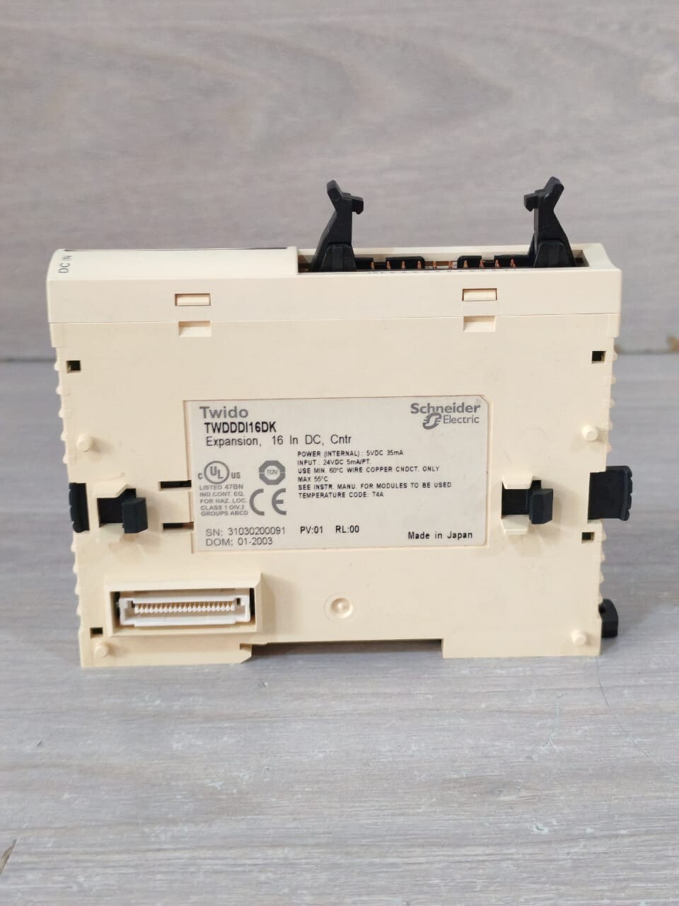 Schneider Electric TWDDDI16DK Schneider Electric TWIDO TWDDDI16DK EXPANSION MODULE 16 IN D 7
