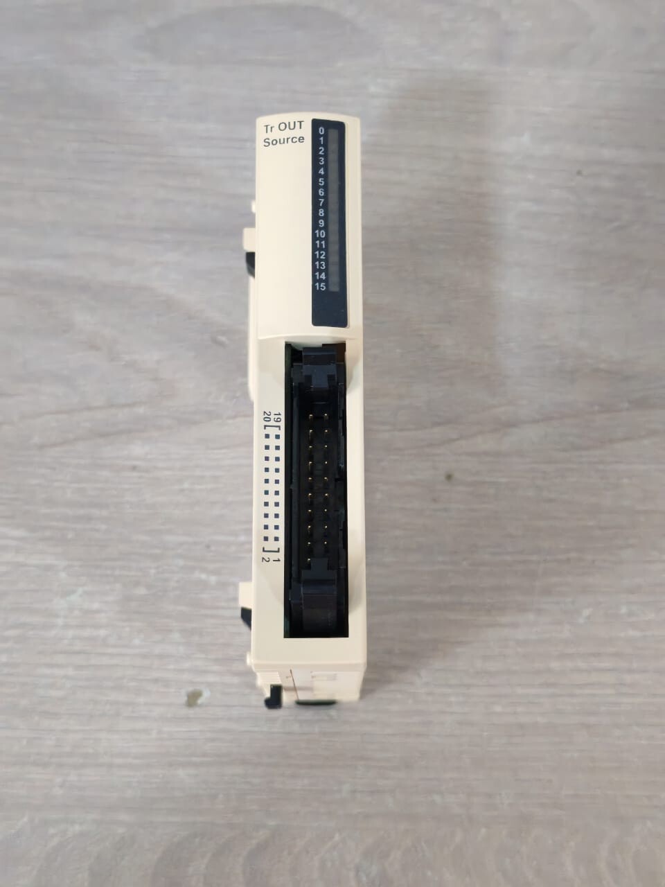 Schneider Electric TWDDDO16TK Schneider Electric TWIDO TWDDDO16TK EXPANSION MODULE 16 OUT SCE 2