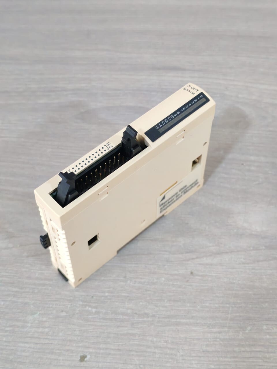 Schneider Electric TWDDDO16TK Schneider Electric TWIDO TWDDDO16TK EXPANSION MODULE 16 OUT SCE 4