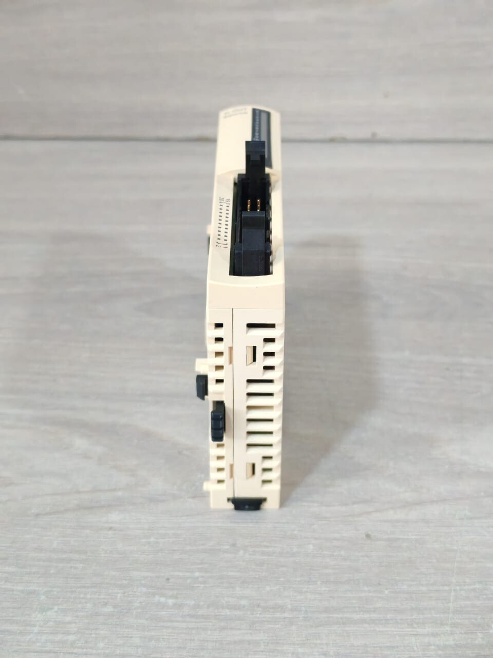 Schneider Electric TWDDDO16TK Schneider Electric TWIDO TWDDDO16TK EXPANSION MODULE 16 OUT SCE 6