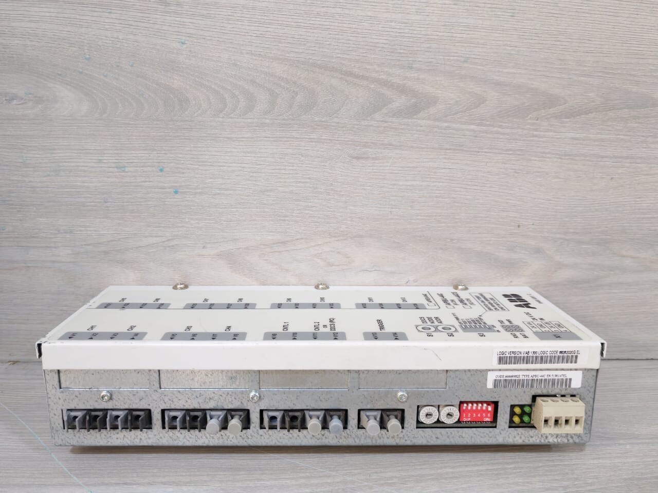 ABB APBU-44C ABB APBU-44C Branching Unit 64688391 C 5