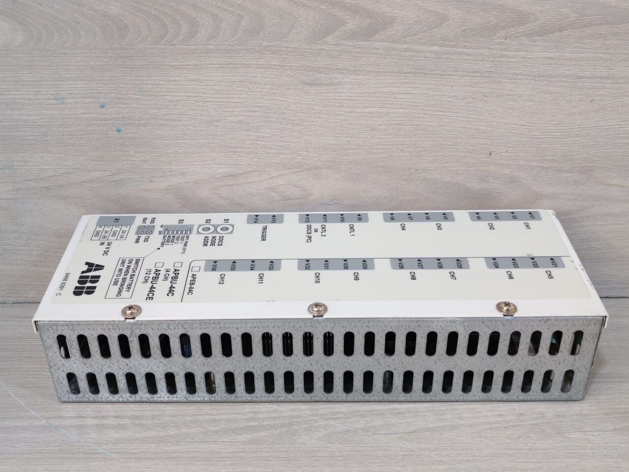 ABB APBU-44C ABB APBU-44C Branching Unit 64688391 C 6