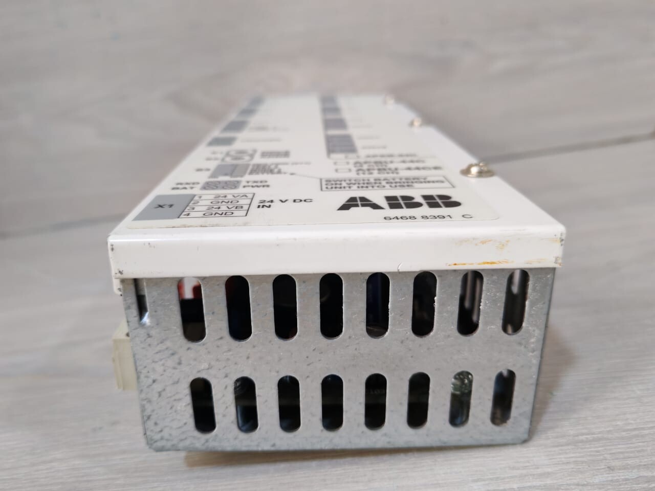 ABB APBU-44C ABB APBU-44C Branching Unit 64688391 C 8
