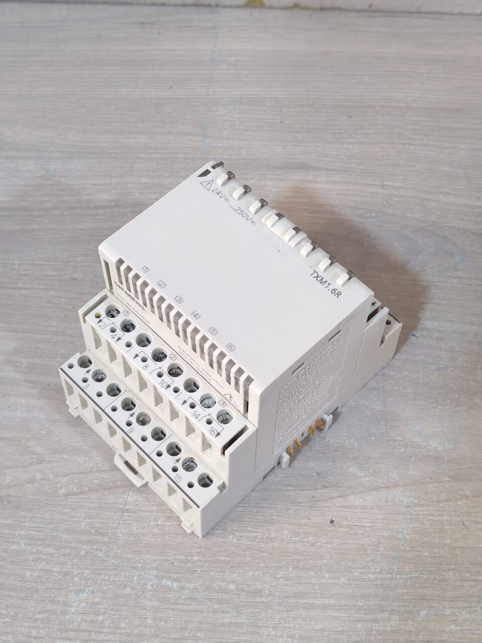 Siemens TXM1.6R Siemens TXM1.6R Digital Output Module 24V 6