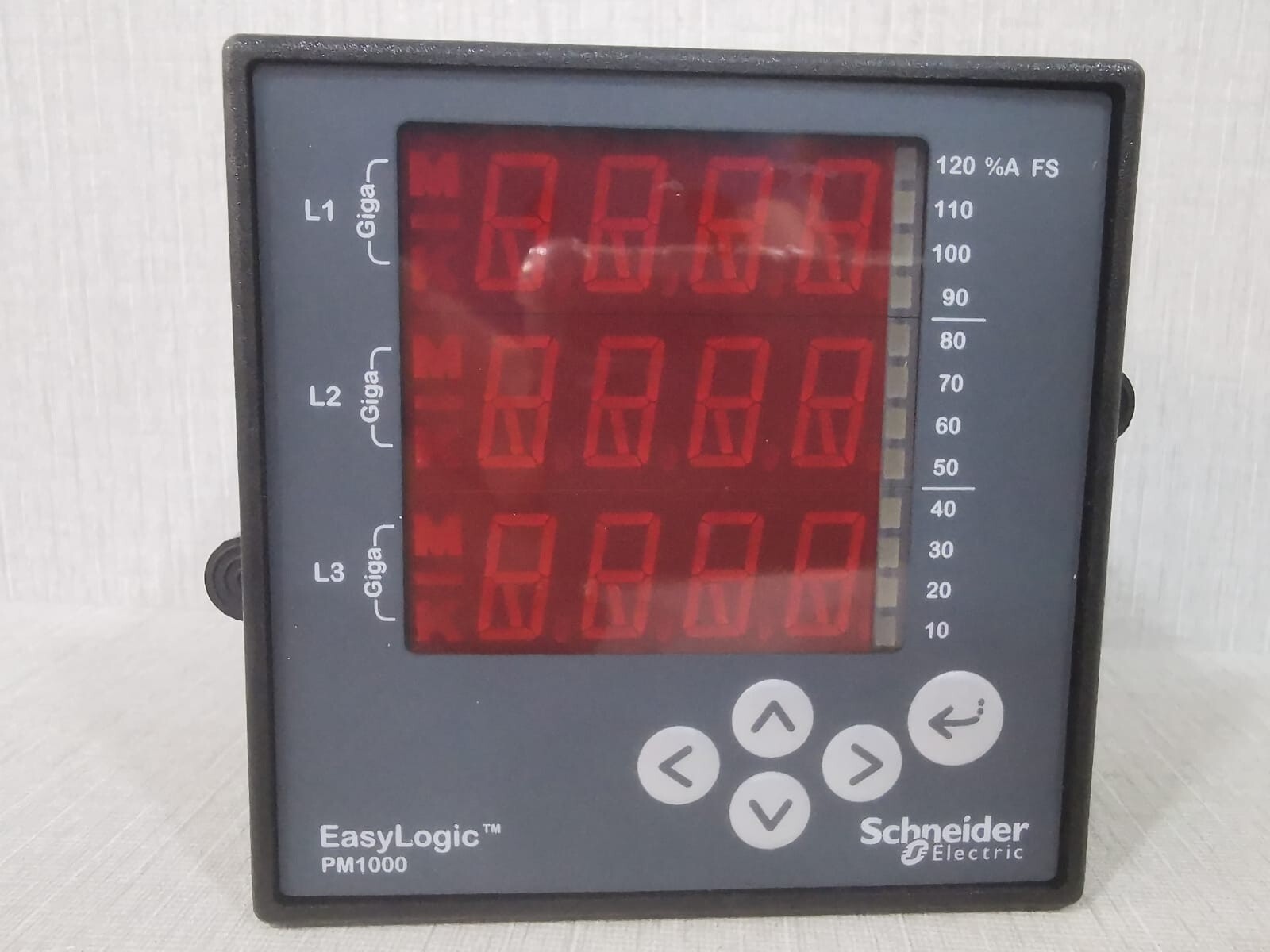 Schneider Electric METSEPM1000 Schneider Electric EasyLogic PM1000 Power Meter METSEPM1000 5