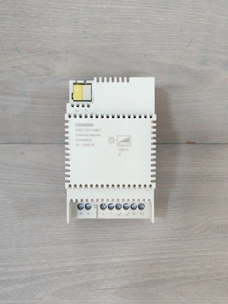 Siemens 5WG1 527-1AB51 SIEMENS 5WG1 527-1AB51 UNIVERSAL DIMMER SUBMODULE 20-1000VA 230V 2