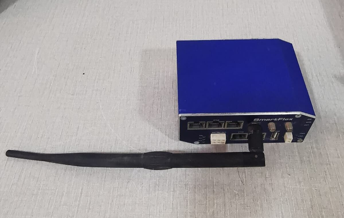 SmartFlex 10-60 VDC 1.5 AMAX (LPS) SmartFlex BB-SR3030812-SWH Industrial Cellular Router 10-60 VDC 1.5 AMAX (LPS) 4