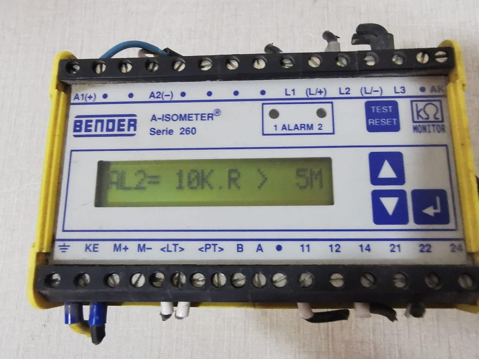 BENDER A-ISOMETER Serie 260  S/W:D74-V2.8-4 BENDER 1RDH265-4 A-ISOMETER Serie 260 S/W:D74-V2.8-4Insulation Monitoring Device 2