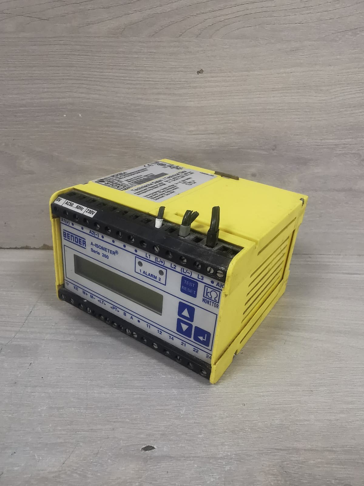 BENDER A-ISOMETER Serie 260  S/W:D74-V2.8-4 BENDER 1RDH265-4 A-ISOMETER Serie 260 S/W:D74-V2.8-4Insulation Monitoring Device 5
