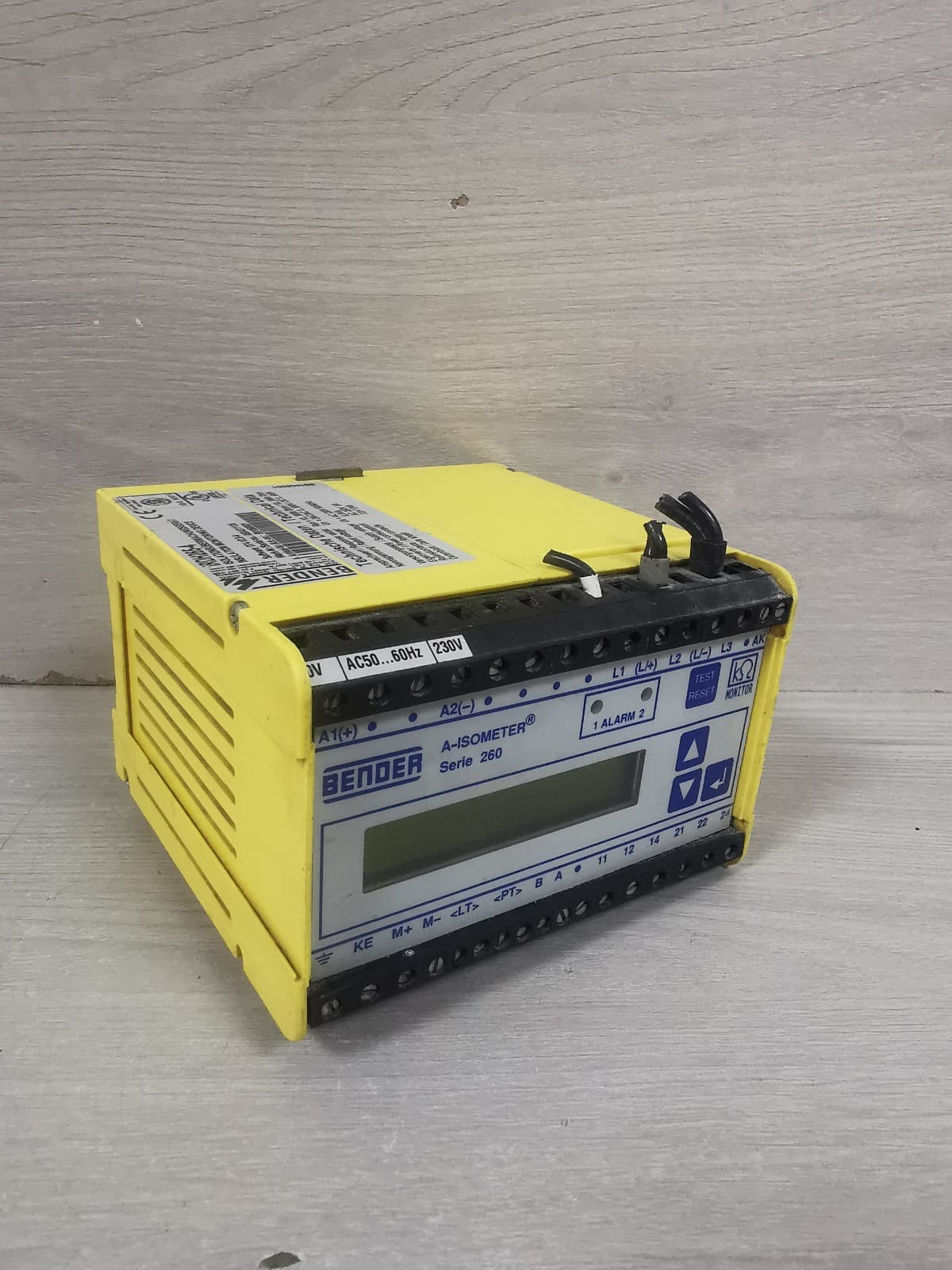 BENDER A-ISOMETER Serie 260  S/W:D74-V2.8-4 BENDER 1RDH265-4 A-ISOMETER Serie 260 S/W:D74-V2.8-4Insulation Monitoring Device 6