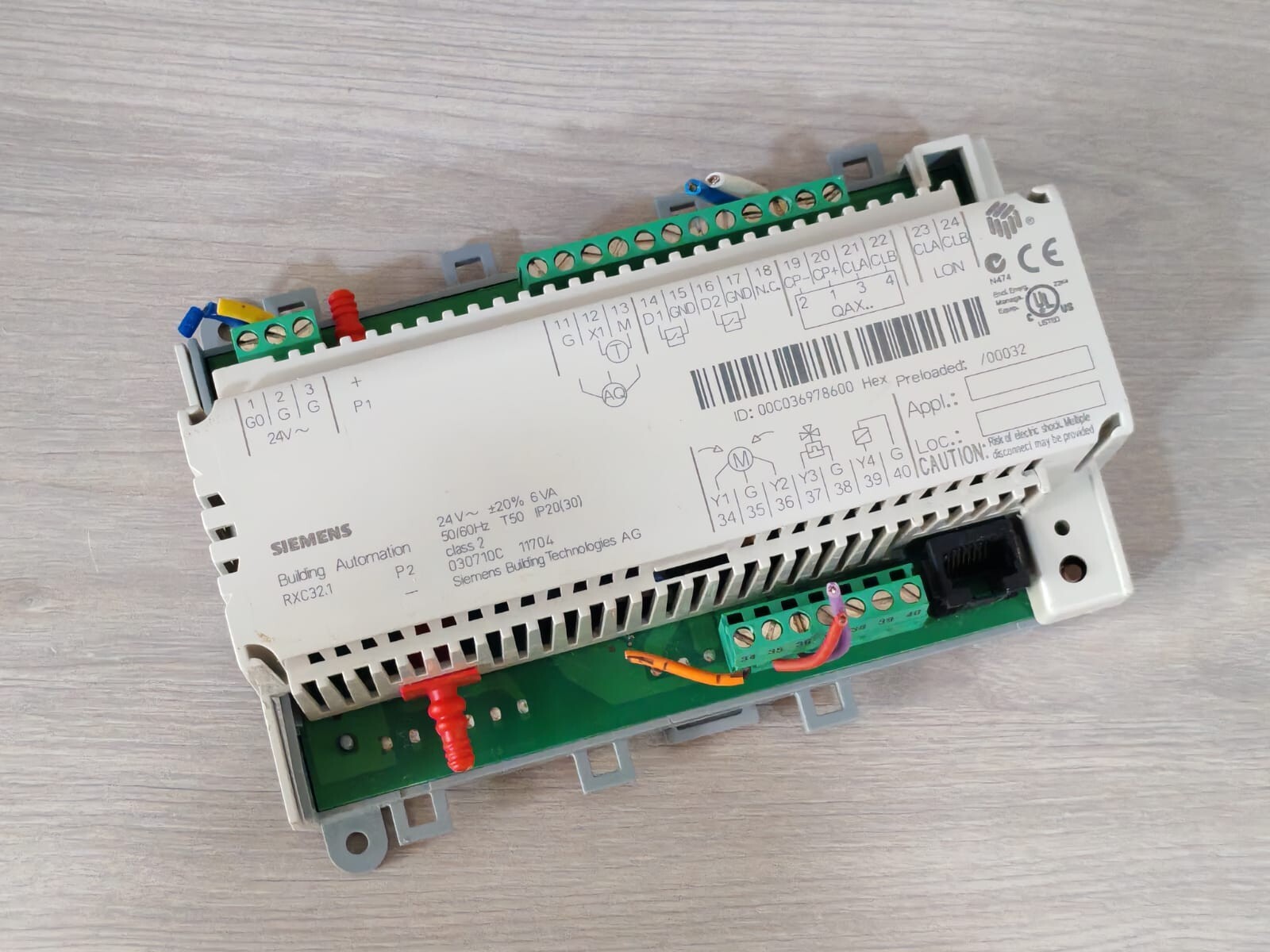 Siemens RXC32.1 SIEMENS RXC32.1 24V 50/60Hz ROOM CONTROLLER 4