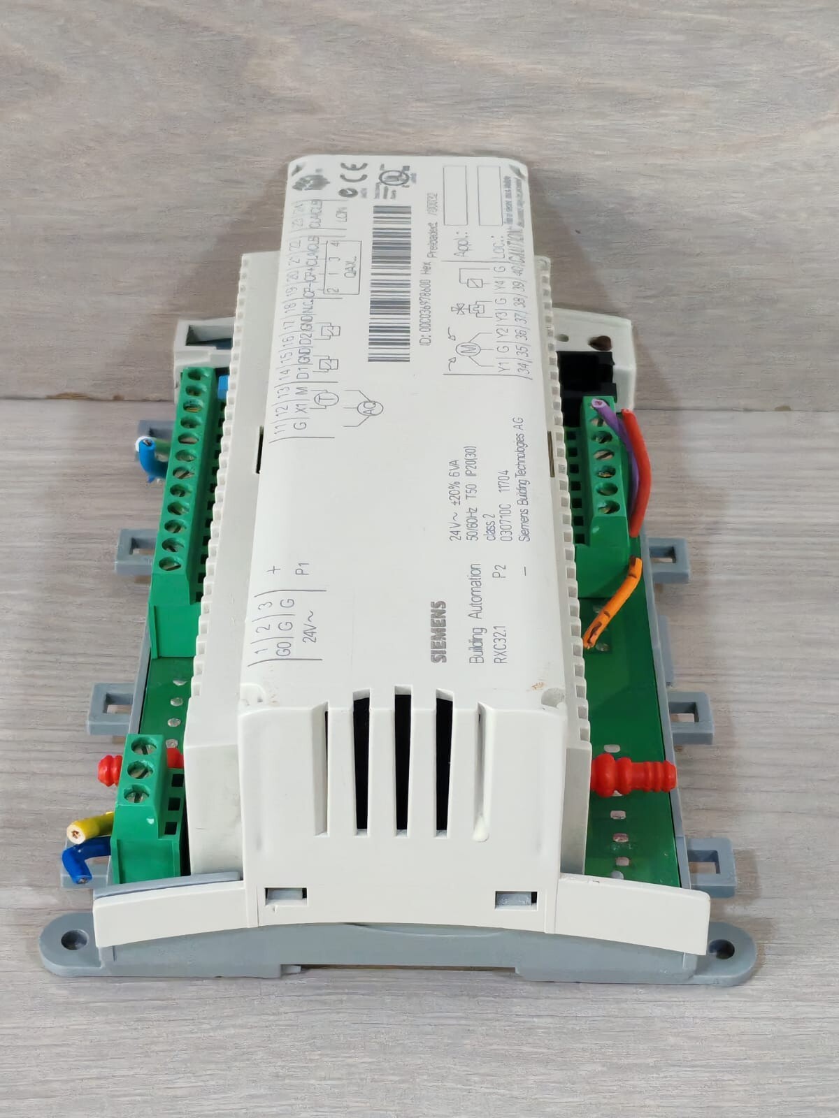 Siemens RXC32.1 SIEMENS RXC32.1 24V 50/60Hz ROOM CONTROLLER 6