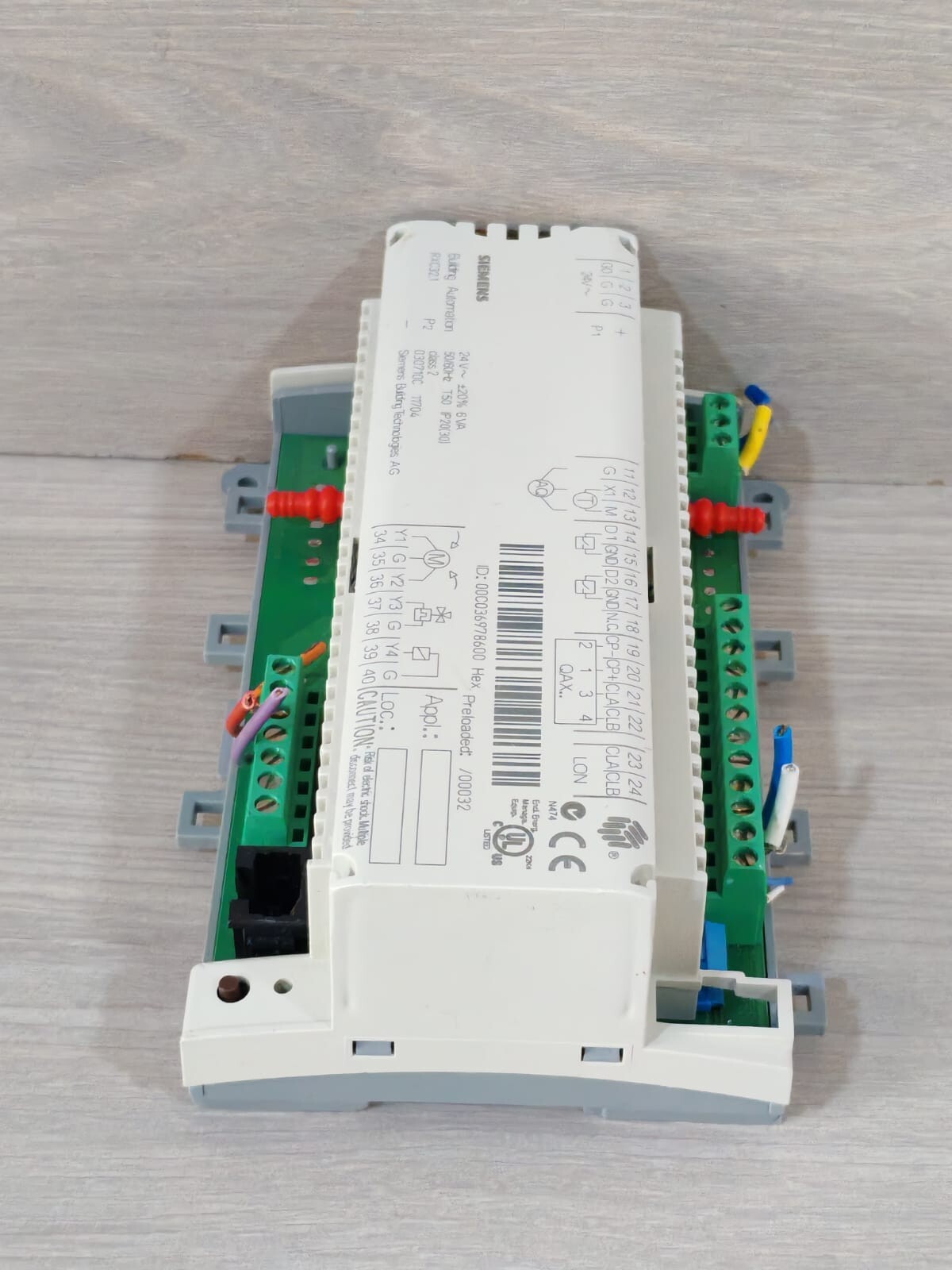 Siemens RXC32.1 SIEMENS RXC32.1 24V 50/60Hz ROOM CONTROLLER 7