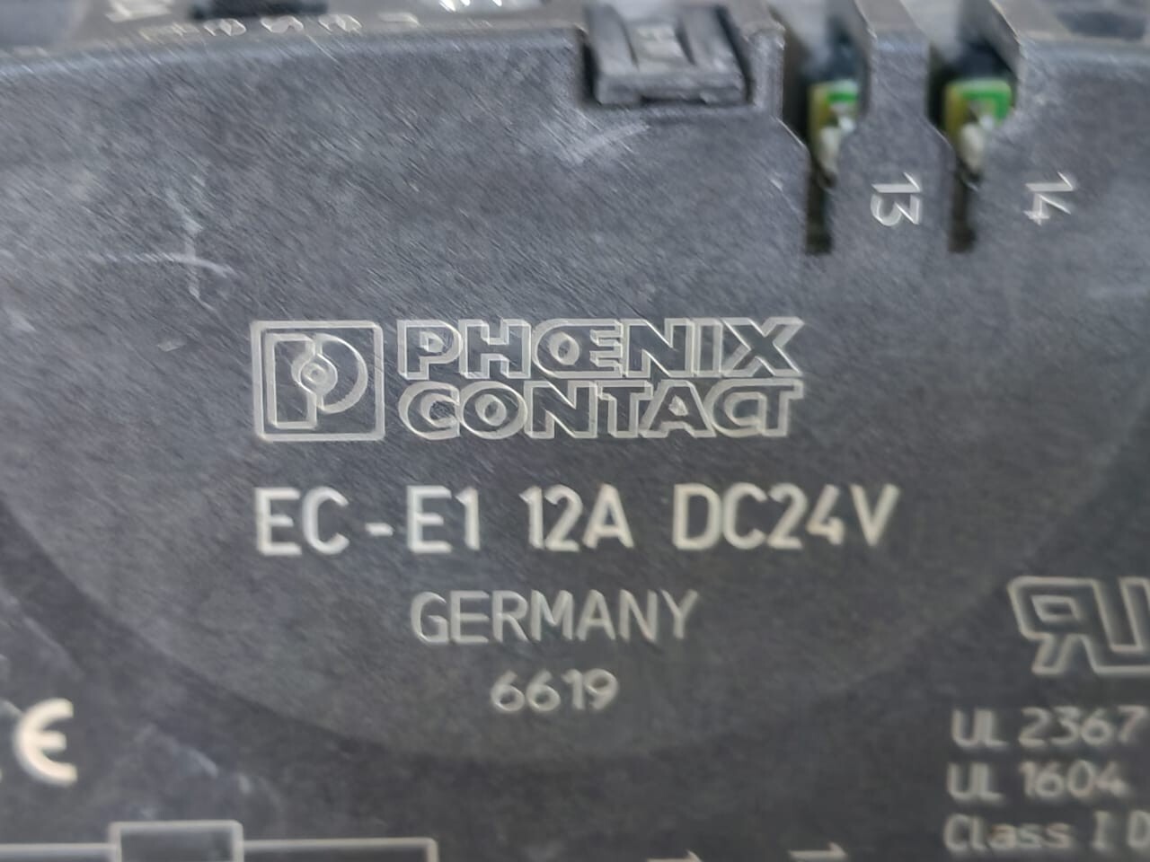 Phoenix Contact EC-E1 12A DC24V PHOENIX CONTACT EC-E1 12A DC24V Electronic Device Circuit Breaker 2