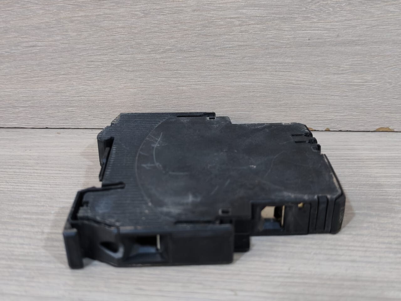 Phoenix Contact EC-E1 12A DC24V PHOENIX CONTACT EC-E1 12A DC24V Electronic Device Circuit Breaker 6