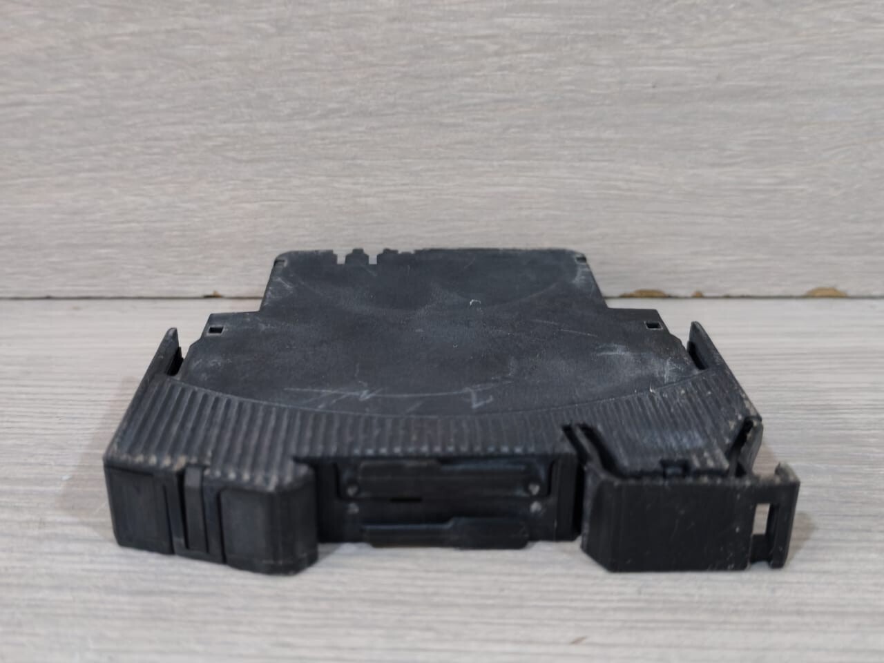 Phoenix Contact EC-E1 12A DC24V PHOENIX CONTACT EC-E1 12A DC24V Electronic Device Circuit Breaker 7