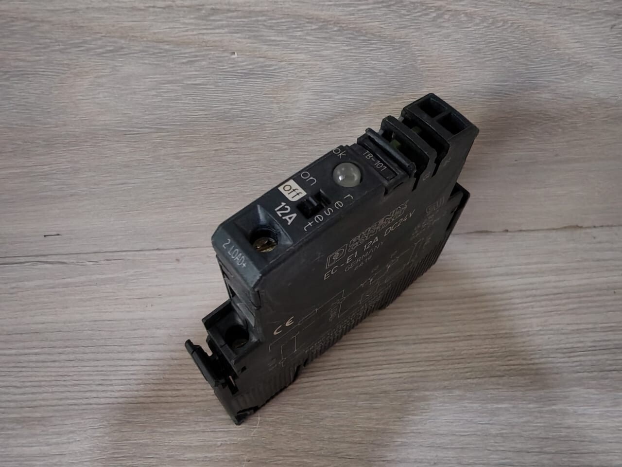 Phoenix Contact EC-E1 12A DC24V PHOENIX CONTACT EC-E1 12A DC24V Electronic Device Circuit Breaker 8