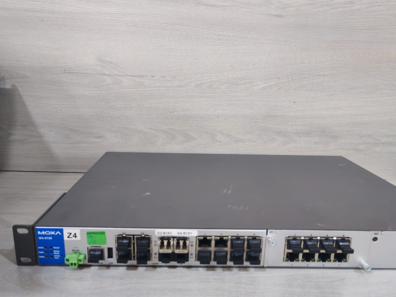 MOXA PN:3093000000961 REV.1.2.0 MOXA IKS-6728-4GTXSFP-HV-HV-T PN:3093000000961 REV.1.2.0 Gigabit Switch 3