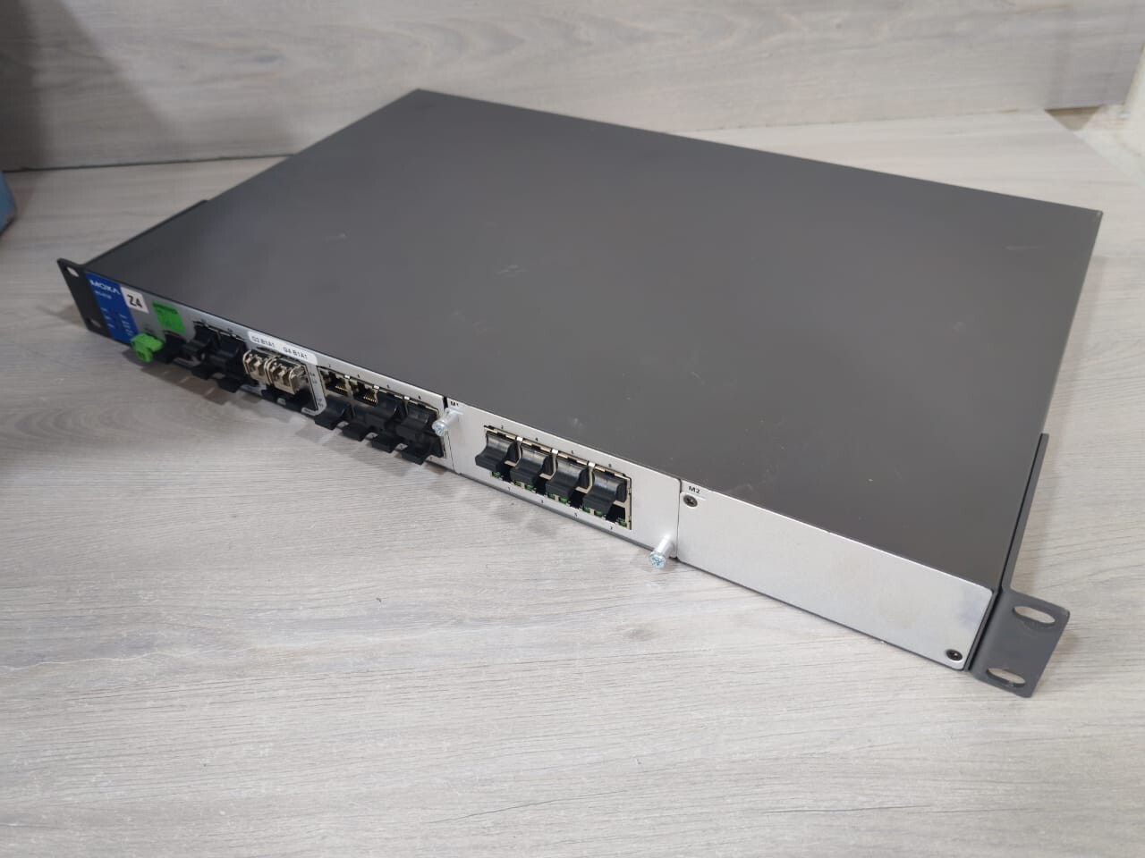 MOXA PN:3093000000961 REV.1.2.0 MOXA IKS-6728-4GTXSFP-HV-HV-T PN:3093000000961 REV.1.2.0 Gigabit Switch 5