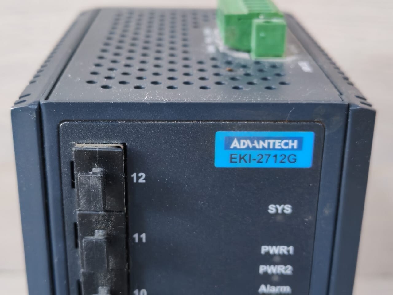 Advantech EKI-2712G -4FPI-AE Advantech EKI-2712G EKI-2712G -4FPI-AE INDUSTRIAL ETHERNET SWITCH 3