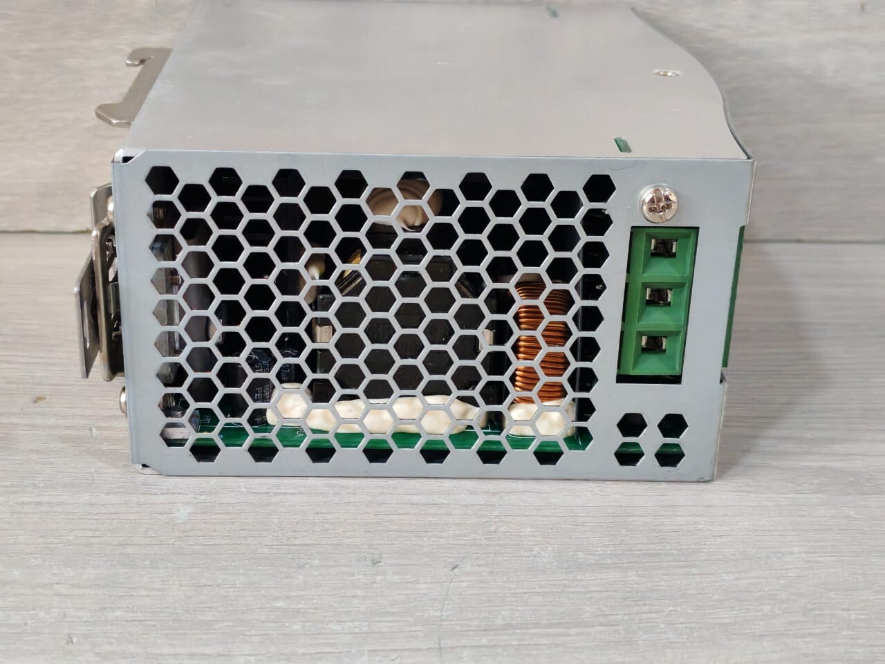MEAN WELL SDR-240-48 MW MEAN WELL SDR-240-48 POWER SUPPLY 100-240VAC 2.6A 8