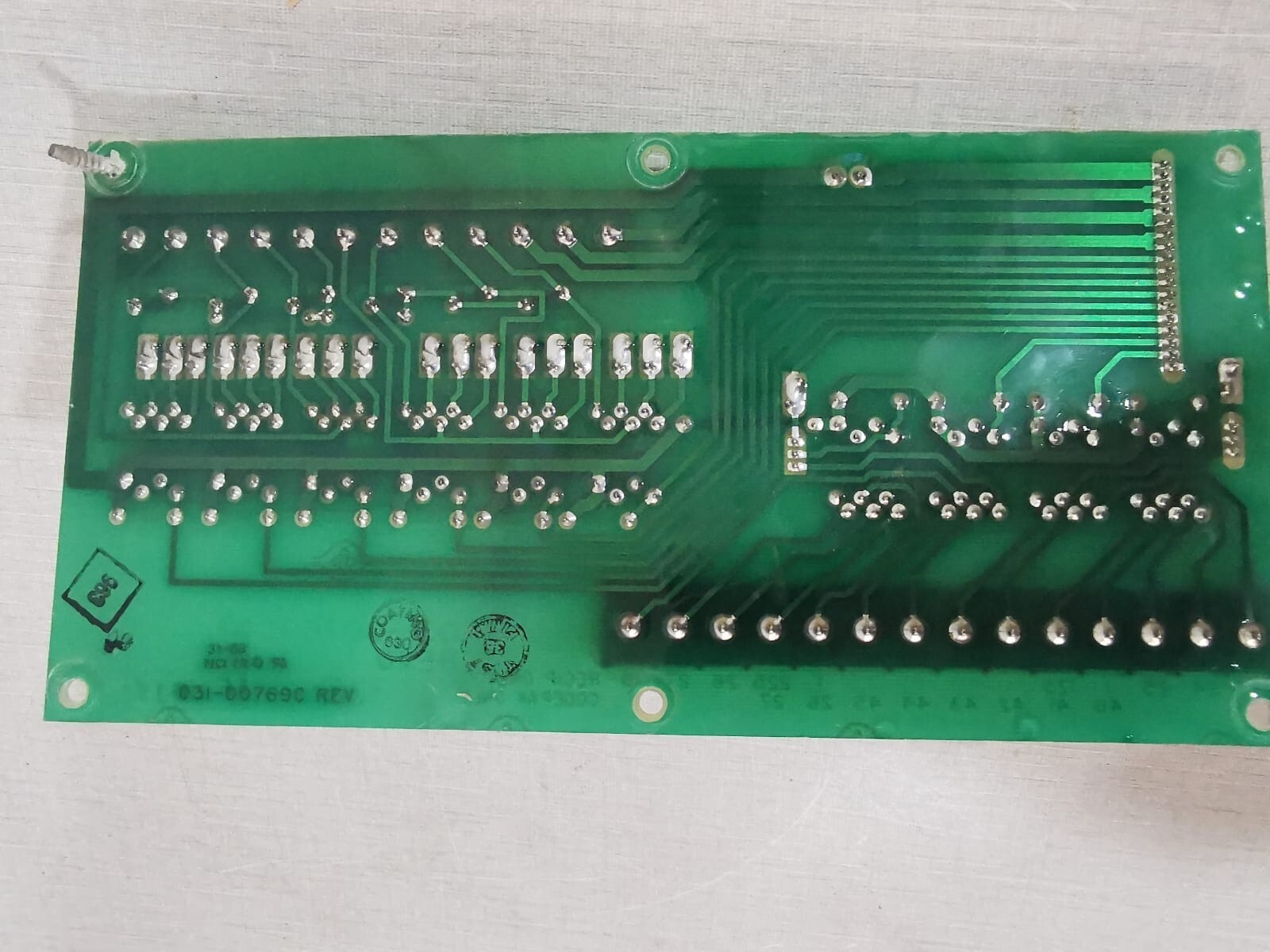 YORK 031-00769C 002 REV D YORK 031-00769C 002 REV D RELAY CIRCUIT BOARD 031-00769C 4