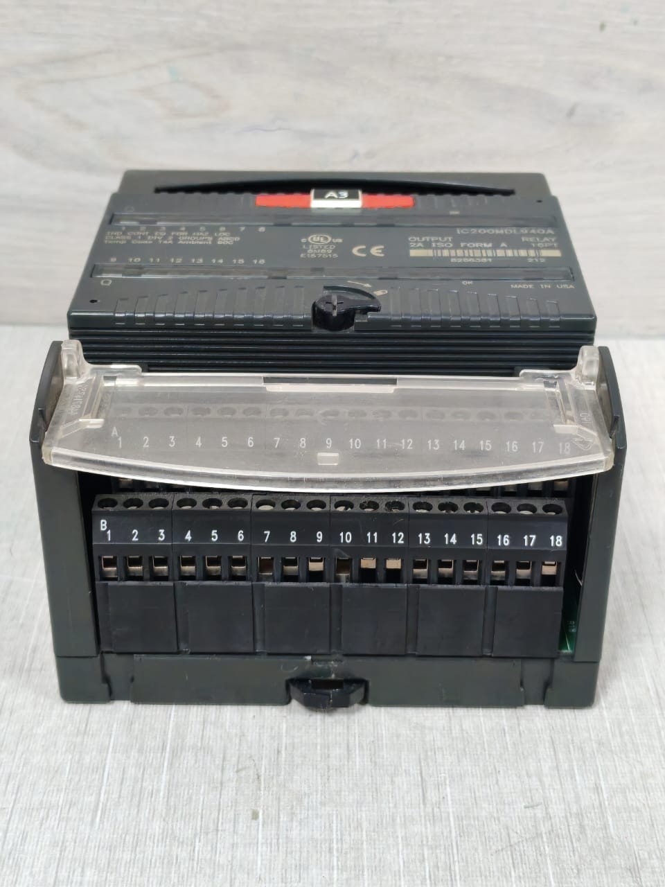 GE IC200MDL940A GE FANUC IC200MDL940A Relay Output Module 8