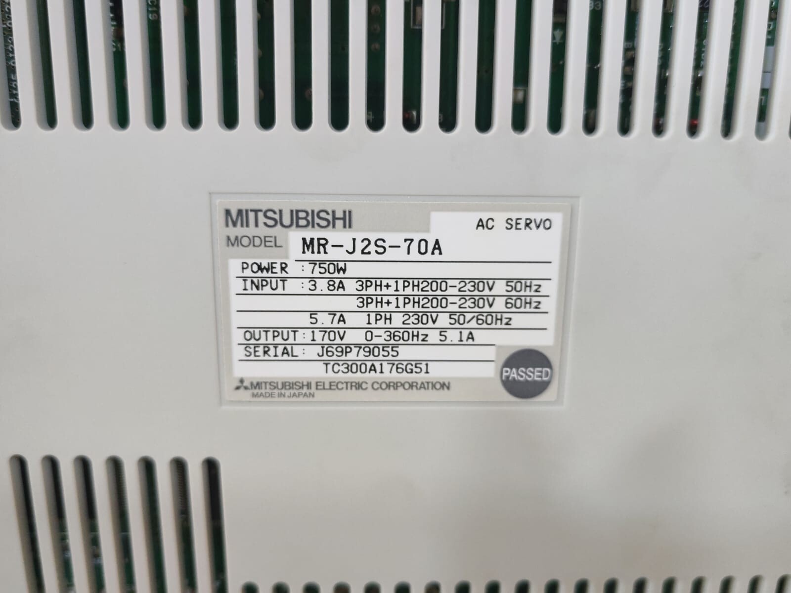 Mitsubishi MR-J2S-70A MITSUBISHI MR-J2S-70A AC SERVO DRIVER 750W WITH FHILTY BOX 7