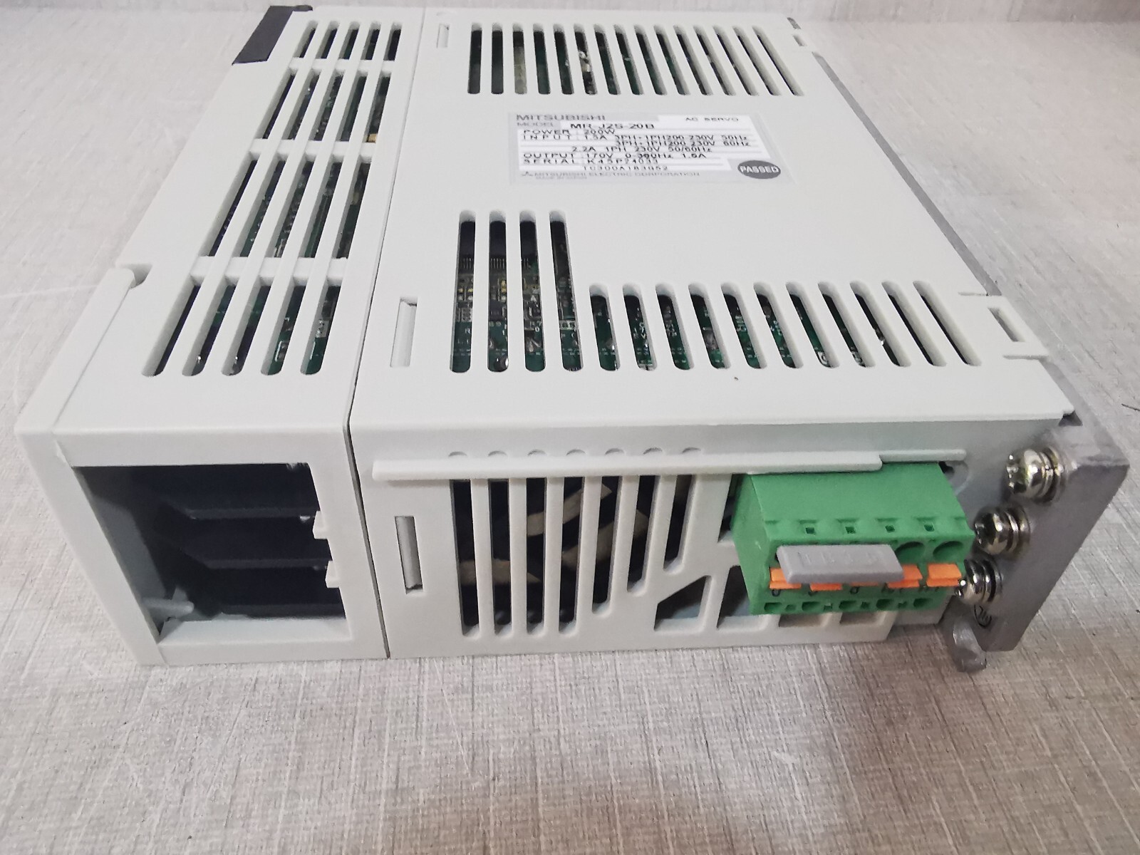 Mitsubishi MR-J2S-20B MITSUBISHI MR-J2S-20B Servo Driver 200W 230V 50-60Hz 7