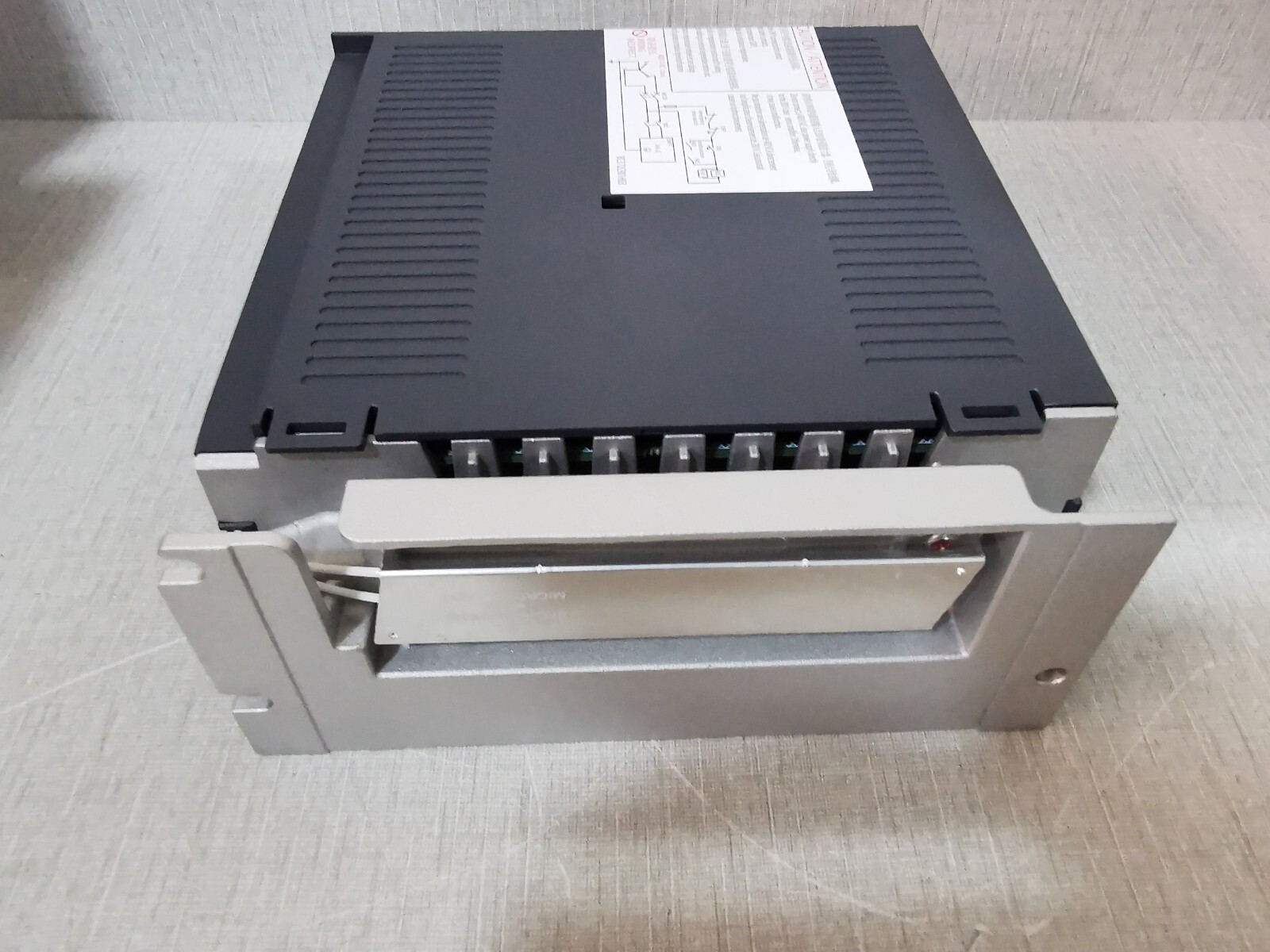 Mitsubishi MR-JE-100B MITSUBISHI MR-JE-100B SERVO DRIVE 6