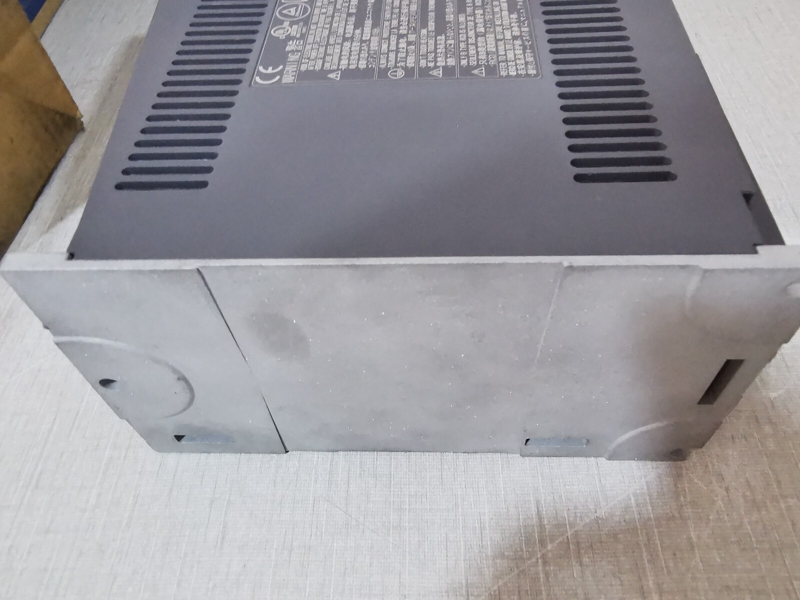 Mitsubishi MR-J4-200B MITSUBISHI MR-J4-200B AC SERVO DRIVE AMPLIFIER 240V 50-60HZ 10
