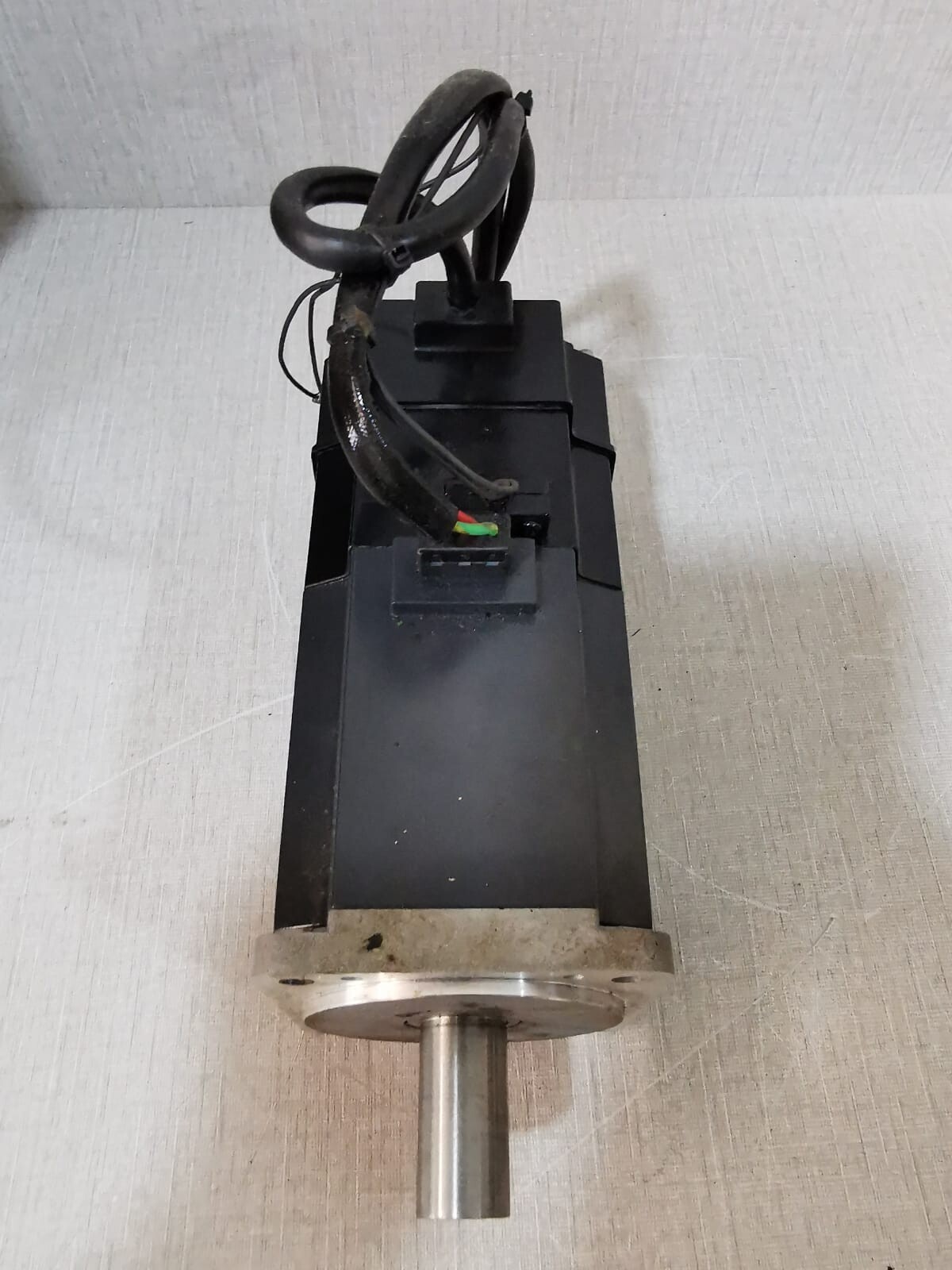 Mitsubishi HC-MF73B MITSUBISHI HC-MF73B AC SERVO MOTOR 117V 4