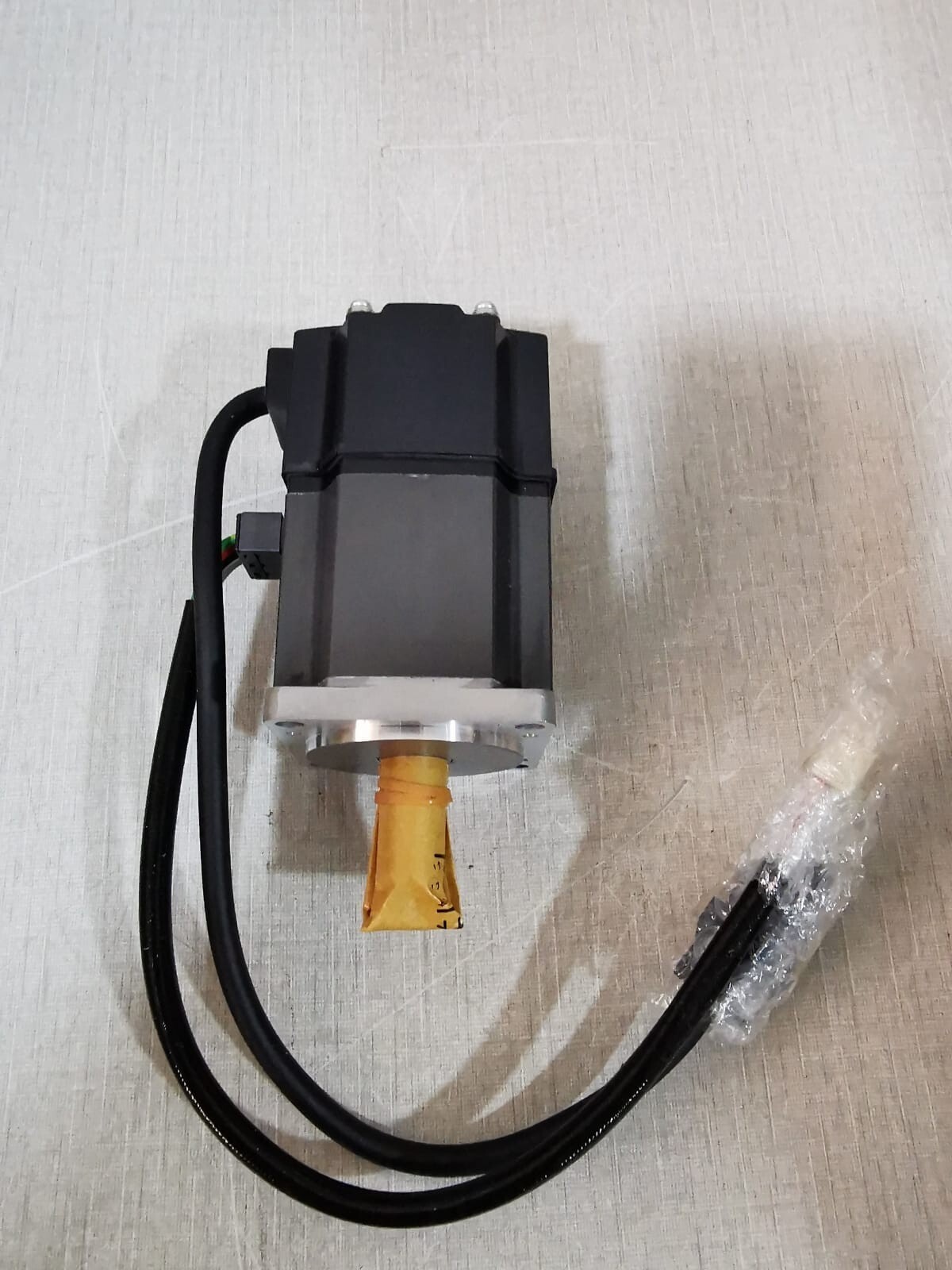 Mitsubishi HC-MFS23 MITSUBISHI HC-MFS23 AC SERVO MOTOR 120V 4