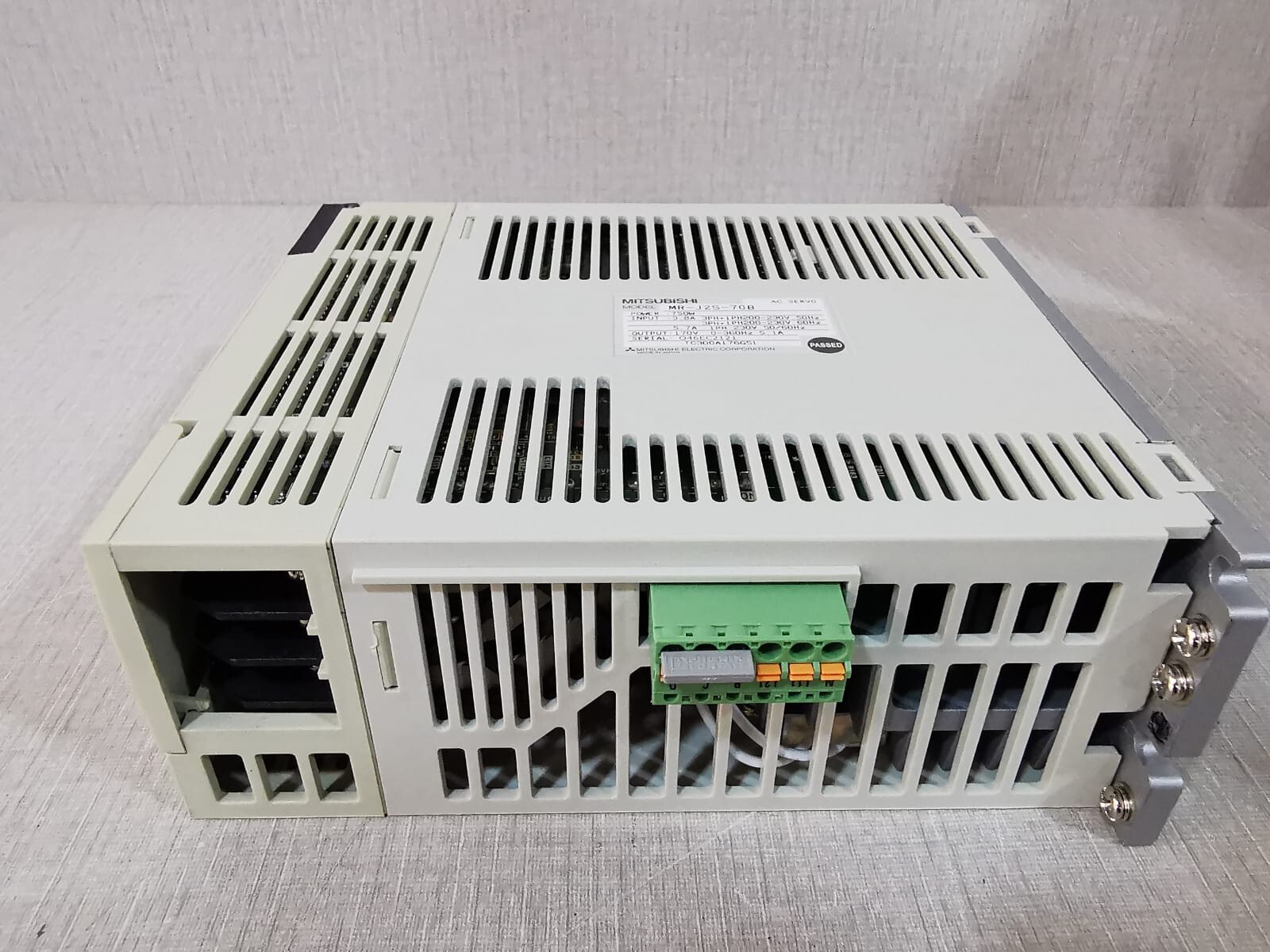 Mitsubishi MR-J2S-70B MITSUBISHI MR-J2S-70B AC SERVO MOTOR 750W 4