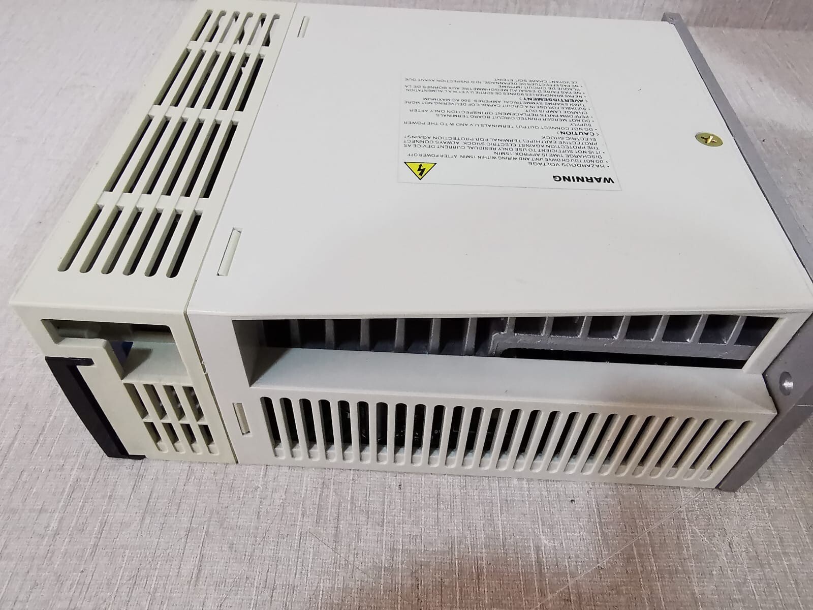 Mitsubishi MR-J2S-70B MITSUBISHI MR-J2S-70B AC SERVO MOTOR 750W 8